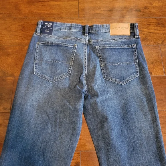 Sold NWT Lucky Brand Womens Sweet Straight Jeans Blue Denim Size 8/29 R. - Picture 7 of 14